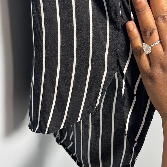• Forever 21 Black/White Striped Button Up Shirt - Picture 7 of 11